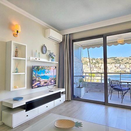 Eli'S Seafront Apartment Sarandë Esterno foto